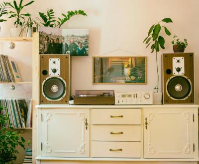 Amplifying Space: Compact Soundbars for Small Room Acoustics